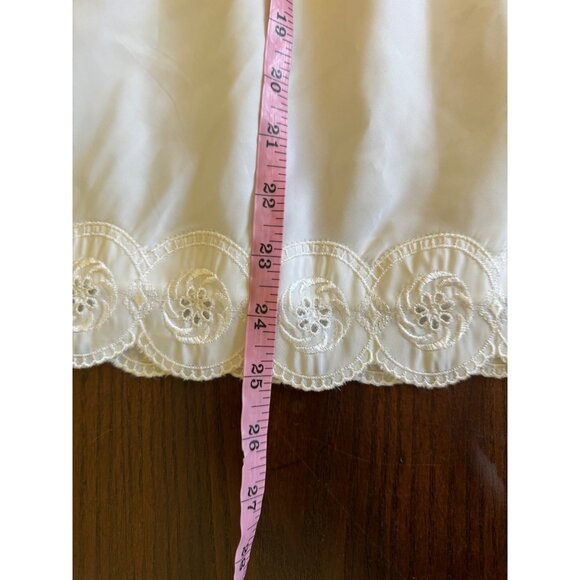 Vintage Skirt Slip Ivory Eyelet Embroidery Hem Side Slit Knee Length Size M/L - Picture 7 of 7